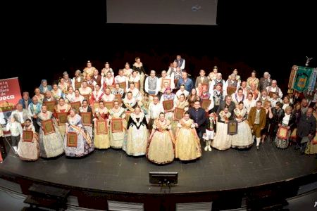 La fundació SASM i Cándido Vidal reben l'espiga d'or honorífica de Sueca La fundació SASM i Cándido Vidal reben l'espiga d'or honorífica de Sueca