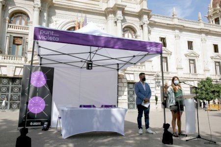 València instal·la sis punts violeta per conscienciar contra la violència sexual en Falles València instal·la sis punts violeta per conscienciar contra la violència sexual en Falles