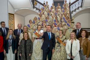 La Diputació de València i les Falleres Majors de València donen la benvinguda a unes Falles de traca - (foto 3)