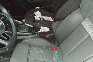 Detenidos en Elche dos hombres por robo con fuerza en un vehículo