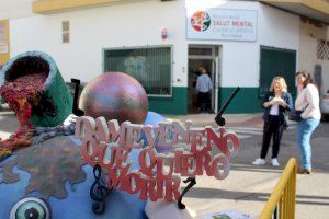 AFDEM planta la seua Falla a Borriana per a cridar l'atenció sobre les conseqüències del canvi climàtic