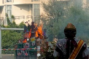 Borriana crema el primer monument de les Falles 2024