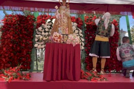 Quart de Poblet entrega los “palets” como reconocimiento al esfuerzo de las comisiones falleras