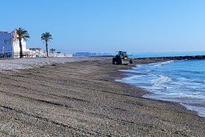 Moncofa pone a punto la playa del Grao para Semana Santa