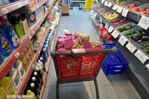 ‘Agua de gripe’ y comida ‘for sale in Pakistan only’: Decomisan 7.000 productos de una tienda de Valencia - (foto 6) ‘Agua de gripe’ y comida ‘for sale in Pakistan only’: Decomisan 7.000 productos de una tienda de Valencia - (foto 6)