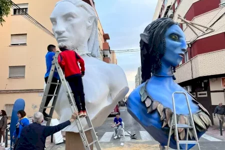 Un artista deixa sense falla a una comissió d'Albal i trauen les figures inacabades "per a tindre alguna cosa a cremar"