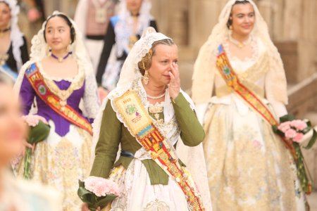 Ofrena Falles 2024 València | Busca't en l'Ofrena del diumenge 17 de març