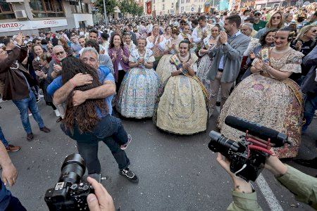 GALERIA | Gandia s'endinsa en les Falles