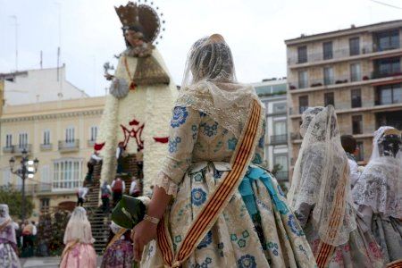 La economía circular se afianza en las Fallas de Valencia: la segunda mano toma protagonismo
