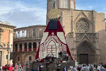 El mantell de la Verge dels Desemparats, un homenatge al Tribunal de les Aigües