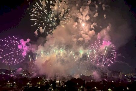 VÍDEO | València vibra amb la 'Nit del Foc', una de les nits més màgiques de l'any