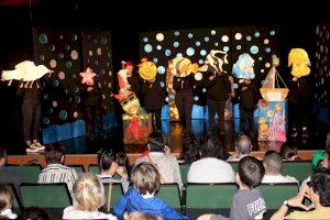Los mayores divierten con títeres a los escolares de Pilar de la Horadada - (foto 2)