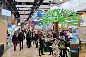 Calp asiste al Salon du Randonneur en Lyon, feria de referencia del senderismo en Francia