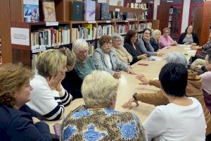 La Biblioteca de L’ETNO es finalista del Sello CCB con un club lector que rompe estereotipos sobre la soltería femenina
