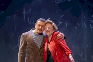 La actriz Isabel Ordaz recibe el Pi d’Honor de la 22 Mostra de Teatre de l’Alfàs del Pi