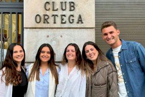 Estela López, Mar Sanchis i Sara Montoro, presidentes de la Falla Societat Club Ortega de Borriana per a 2025