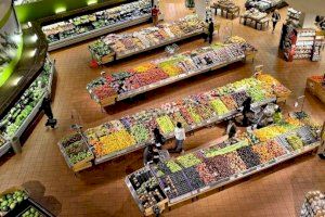Alarmant disparitat: els preus dels supermercats pugen un 38% mentres els salaris a penes creixen un 6%