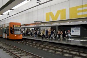 TRAM d’Alacant refuerza su servicio el Día de la Santa Faz para facilitar el acceso a la romería