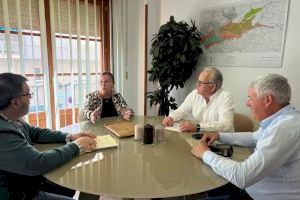 La delegada del Consell en Alicante se reúne con la Junta de Gobierno del Juzgado Privativo de Aguas de Orihuela