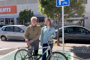 Moncada estrena 20 aparcabicis con capacidad para 100 bicicletas