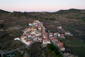 La Serratella guardarà la memòria del poble amb un arxiu fotogràfic
