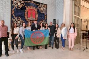 Alicante homenajea al pueblo gitano y aboga por seguir superando barreras y estereotipos