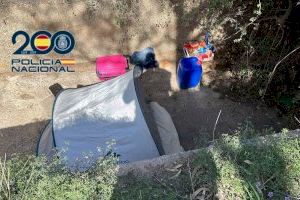 Encuentran en una tienda de campaña al tercer implicado en la tortura hasta la muerte de un hombre en Manises