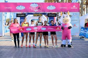 La Carrera de la Mujer tiñe de rosa las calles de Valencia con cerca de 8.000 participantes