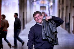 Carles Cano cuenta Cuentos Tradicionales Valencianos a los escolares de Burjassot, en el marco de la Trobada d’Escoles en Valencià Carles Cano cuenta Cuentos Tradicionales Valencianos a los escolares de Burjassot, en el marco de la Trobada d’Escoles en Valencià