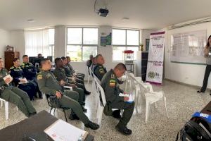 La profesora de la UMH María Jesús Navarro colabora con la policía nacional colombiana para la prevención de la trata de mujeres y niñas La profesora de la UMH María Jesús Navarro colabora con la policía nacional colombiana para la prevención de la trata de mujeres y niñas