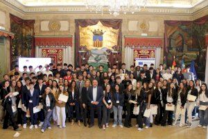 La Diputación de Castellón acerca la realidad de la UE a jóvenes estudiantes con una simulación del funcionamiento del Parlamento Europeo - (foto 2) La Diputación de Castellón acerca la realidad de la UE a jóvenes estudiantes con una simulación del funcionamiento del Parlamento Europeo - (foto 2)
