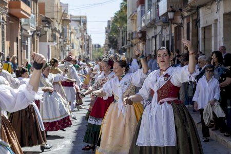 Benetússer celebra su XII Dansà de l’arrós al forn