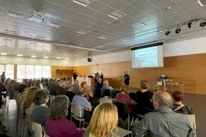 Més de 130 persones majors assistixen a la jornada sobre seguretat que impartix la Policia Local en el centre de Benicalap - (foto 4) Més de 130 persones majors assistixen a la jornada sobre seguretat que impartix la Policia Local en el centre de Benicalap - (foto 4)