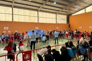 Benlloch avala la proyección del concurso de robótica del colegio Fundación Flors, Vilabot, como referente en innovación educativa - (foto 3)