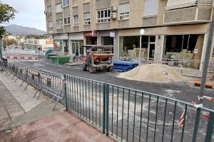 Aguas de Calpe inicia las obras de conexión en calle Almendros para mejorar la resiliencia de la red de distribución