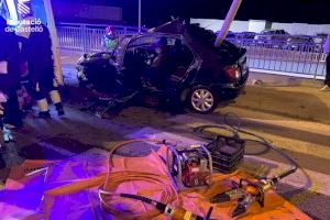 Cuatro jóvenes heridos en un accidente de coche en Onda de madrugada