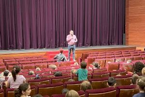 Els centres educatius de Catarroja s'apunten a la campanya “Anem al teatre”