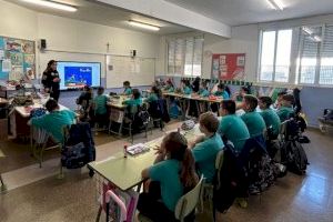Los escolares de Burjassot reciben las últimas sesiones formativas de educación vial por parte de la Policía Local