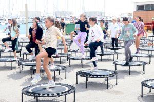 Los jóvenes, primeros en disfrutar del dispositivo montado para la celebración de “El Campello Fitness” este fin de semana - (foto 9)