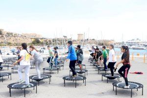 Los jóvenes, primeros en disfrutar del dispositivo montado para la celebración de “El Campello Fitness” este fin de semana - (foto 11)