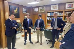 Una delegación de Albacete se interesa por el desarrollo de la electromovilidad en el autobús urbano de Alicante Una delegación de Albacete se interesa por el desarrollo de la electromovilidad en el autobús urbano de Alicante