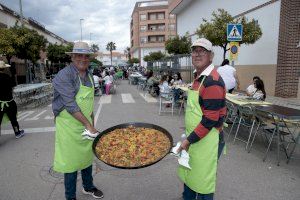 GALERIA| Miles de personas participan de la festa de les paelles de Nules
