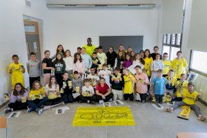 Yerson Mosquera y Nerea Pérez vuelven al cole en Sant Mateu