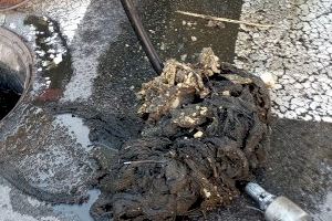 “Es incomprensible que los vecinos sigan la costumbre de tirar todo por el inodoro": El Campello, atascado por las toallitas - (foto 2) “Es incomprensible que los vecinos sigan la costumbre de tirar todo por el inodoro": El Campello, atascado por las toallitas - (foto 2)