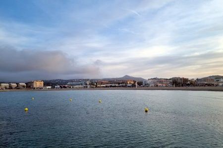 Xàbia logra dos banderas azules en sus playas