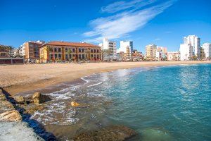 Vinaròs renova les Banderes Blaves de les platges del Fortí i Fora del Forat Vinaròs renova les Banderes Blaves de les platges del Fortí i Fora del Forat