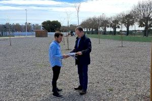 La zona recreativa municipal del carrer Llevant d’Alcossebre es completarà amb barbacoa, berenadors, nous banys i millora d'il·luminació