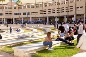 Más de 100 entidades y cerca de 3000 estudiantes participan en la XXV Maratón de Empleo y Emprendimiento de la UA