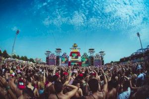Beneficios importantes del Reggeaton Beach Festival Oropesa del Mar para los vecinos: Descuentos y empleo local