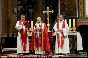 Vigilia de Pentecostés, en la Catedral, presidida por el Arzobispo, y simultáneamente en Lliria, Bocairent y el Grao de Gandia - (foto 3)